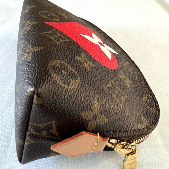 Louis Vuitton Game On Cosmetic Pouch - Picture 4 of 13